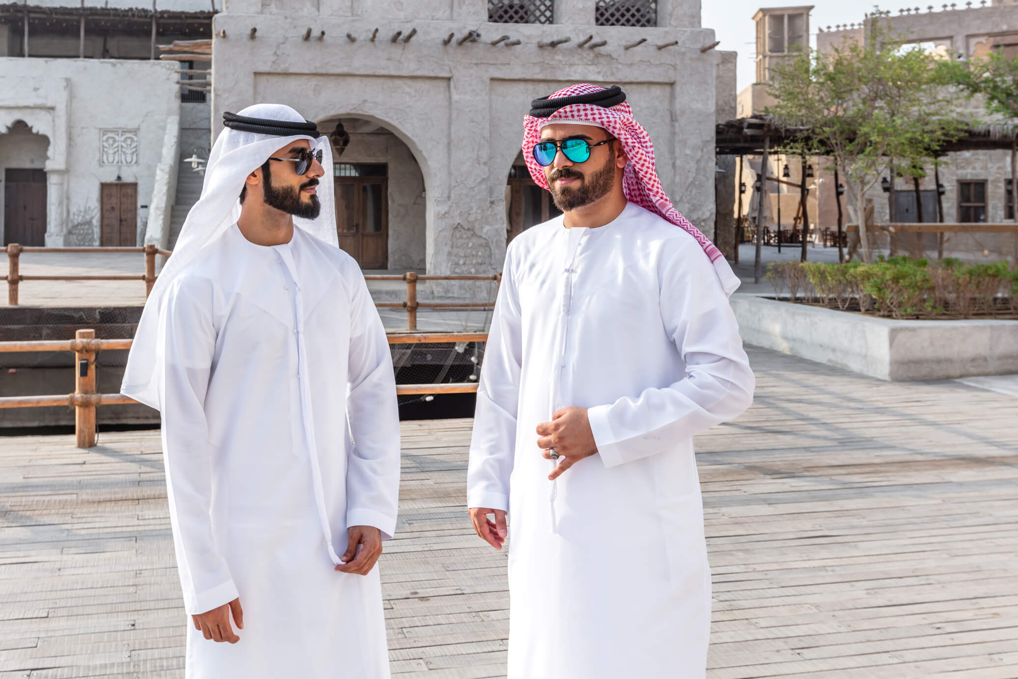 How to Wear Emirati Shemagh How to Wear Emirati Scarf